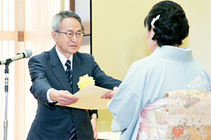 表彰状授与の様子